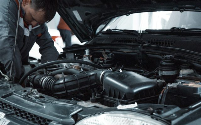 Oli Mesin Mobil, 6 Kesalahan yang Bisa Membuat Perawatan Jadi Mahal