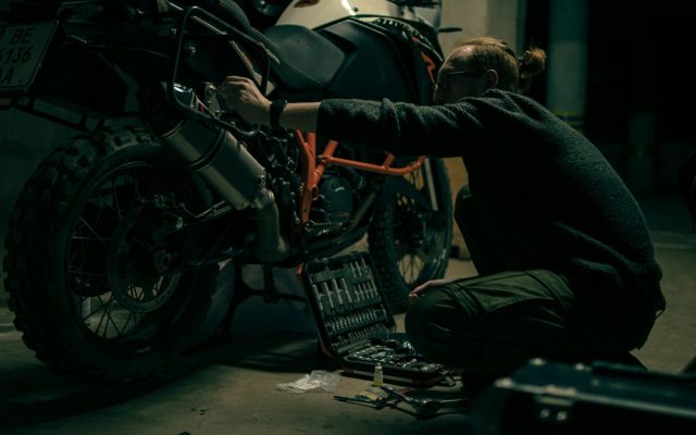 Servis Motor Harian, 8 Pemeriksaan Sederhana agar Perjalanan Lebih Aman